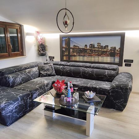 Andrew Home Villa Rosa Di Martinsicuro Bagian luar foto